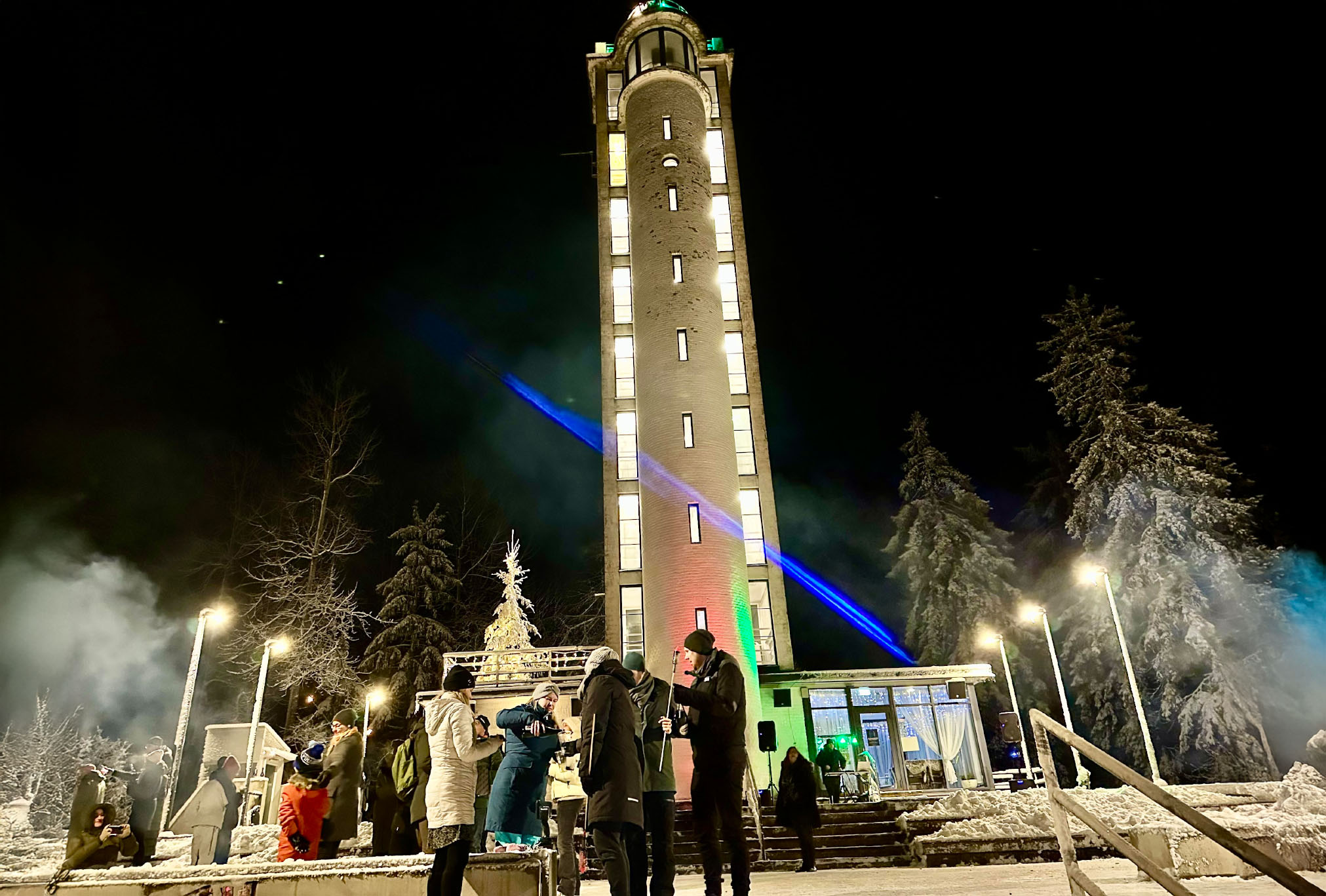 VIDEO Diskoga 317,6 meetri kõrgusel taevakaarel aastasse 2025